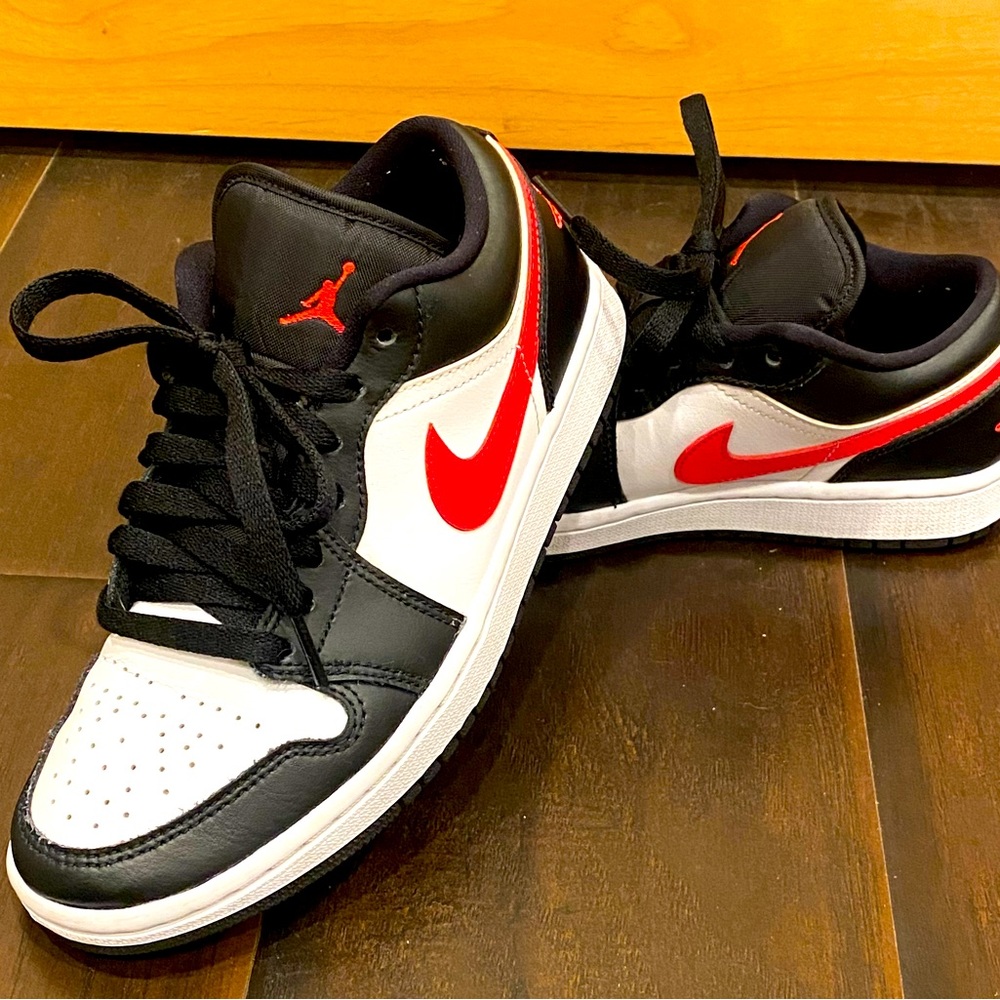 AIR JORDAN 1 LOW White Black SIREN RED Size 6.5